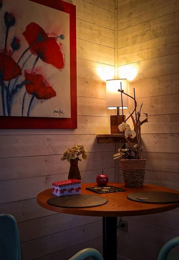 Oe Taoe Hotel Ardres ภายนอก รูปภาพ